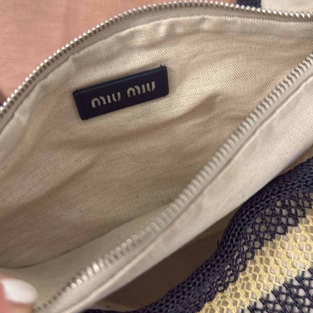 Miu Miu Logo Raffia Effect Tote Bag - Picture 11 of 13